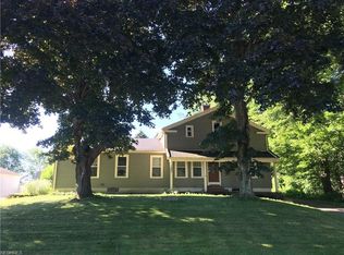 1207 Lake Rd, Conneaut, OH 44030