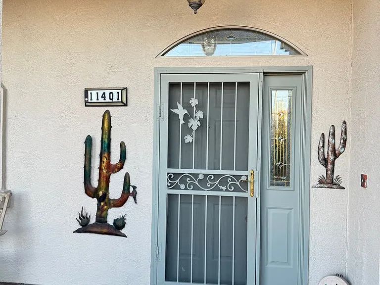 11401 E Medina Ave — Photo 2