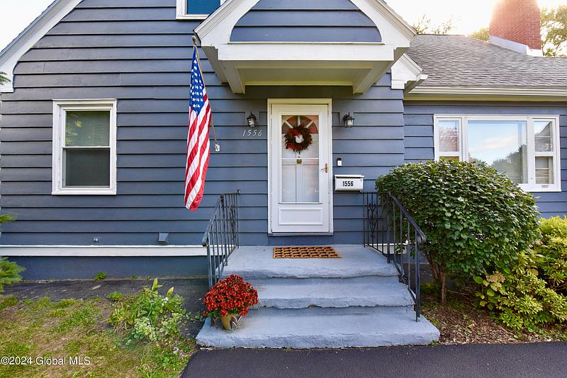 4th image of 1556 Clifton Park Road