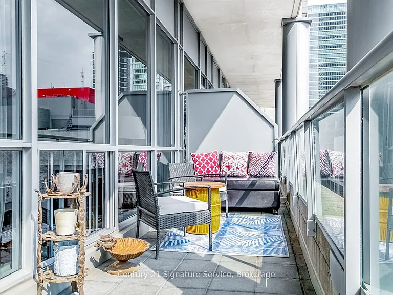 250 Wellington St W #Penthouse 36 — Photo 28