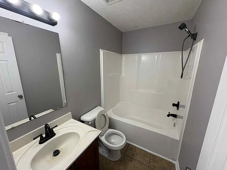1213 Chinook Cir — Photo 37