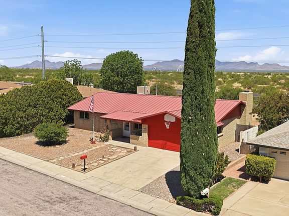 2nd image of 1065 N CATALINA Drive