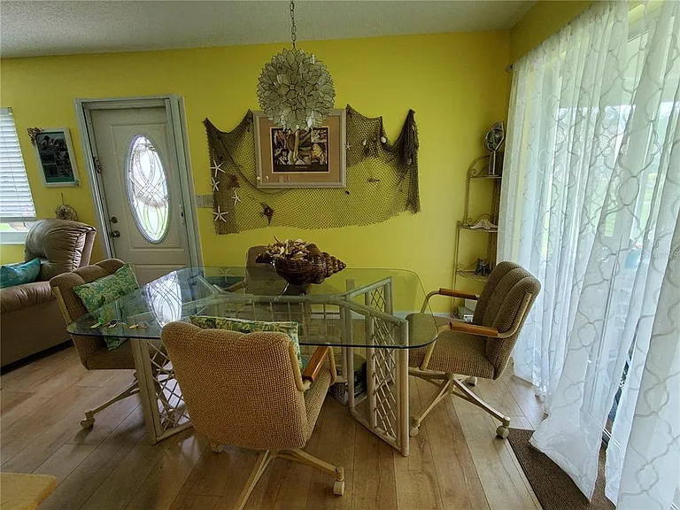 1907 Canterbury Ln #14 — Photo 8