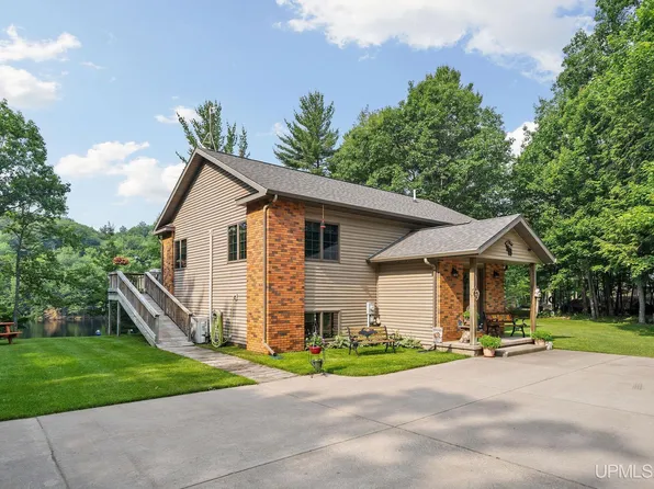 119 McClure Dam Rd, Negaunee, MI 49866