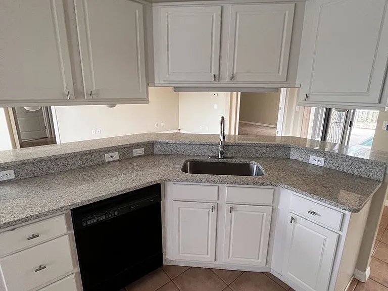 200 Ocean Ridge Dr — Photo 6