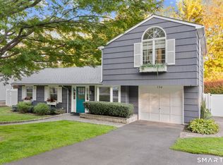136 Shadow Ridge Rd, Stamford, CT 06905