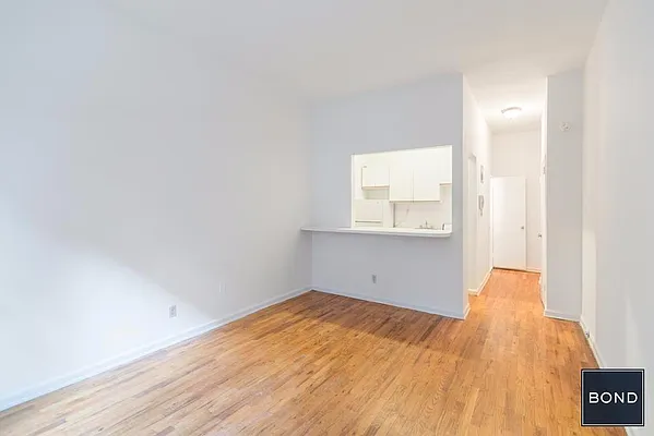 Rented by Bond New York | media 29