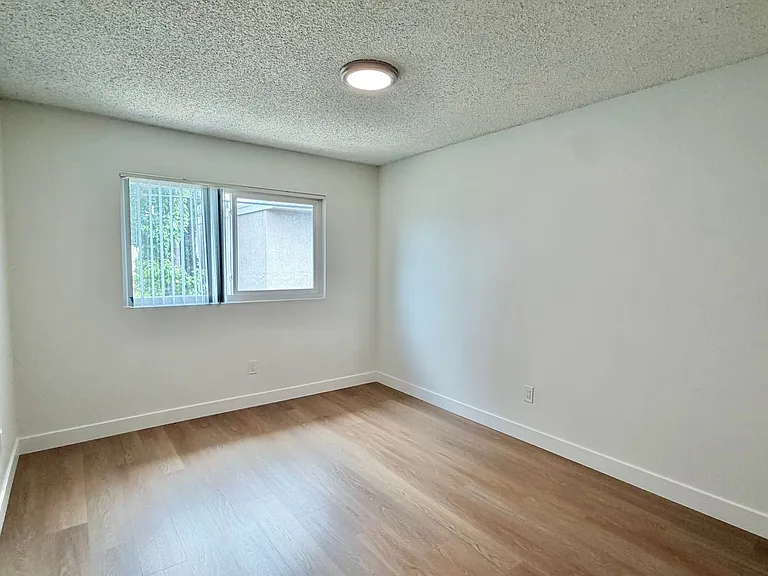 Cypress Apartments — Photo 23