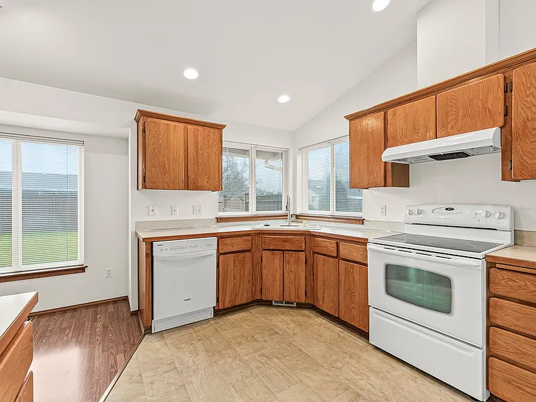 1224 143rd St E — Photo 10