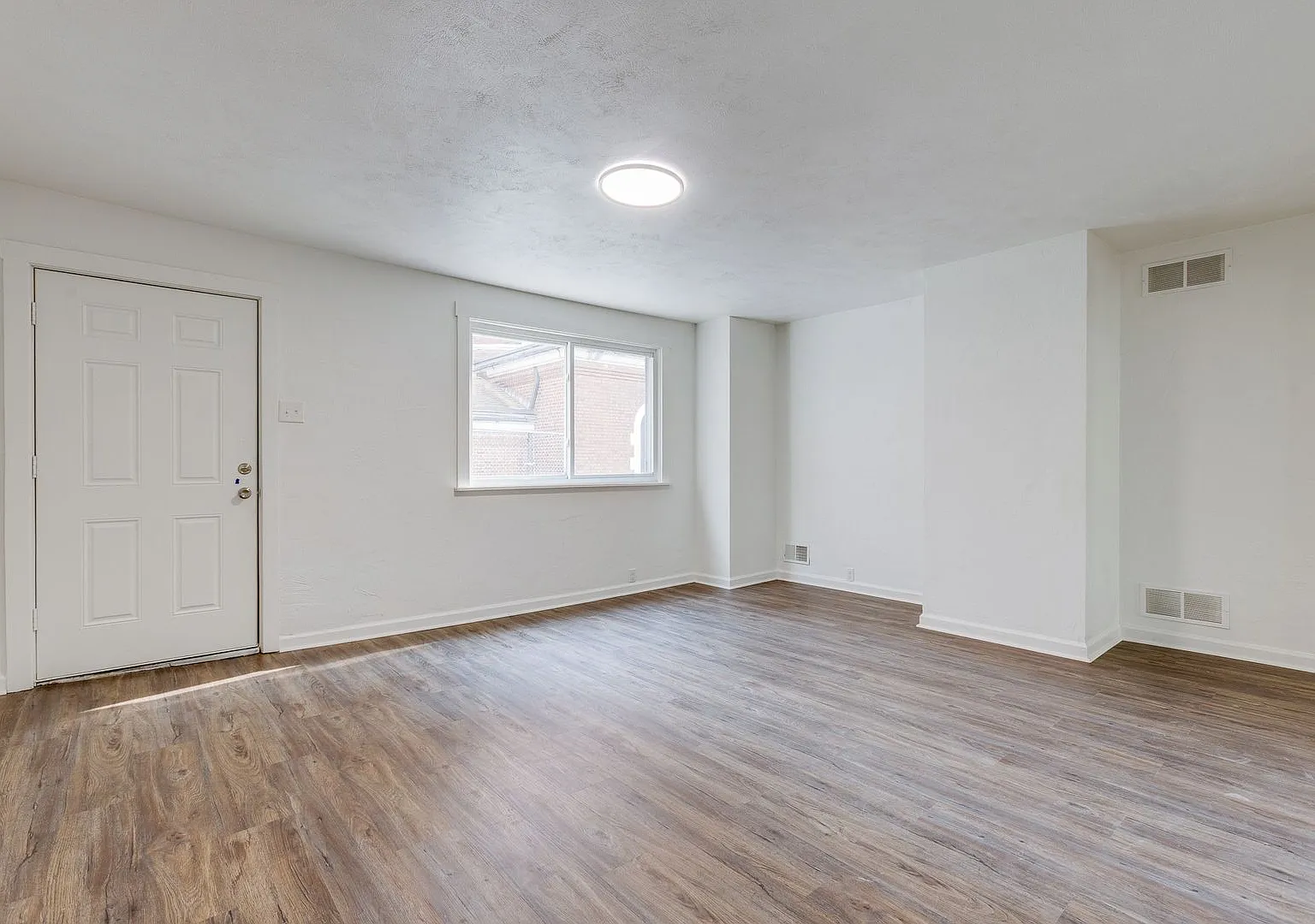 Check out this renovated 2 bed with central a/c in the heart of Allentown! — Photo 3