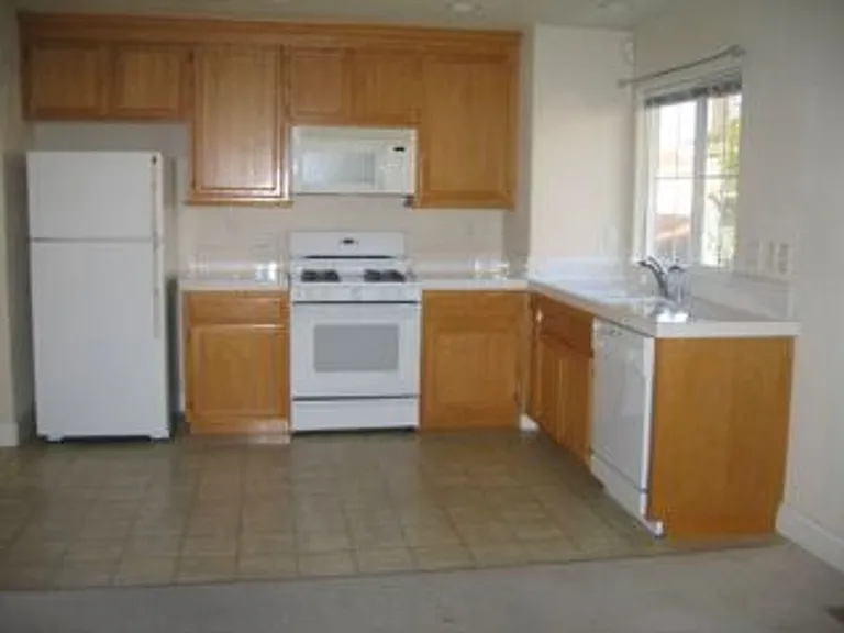 647 McGinnis Cir — Photo 21
