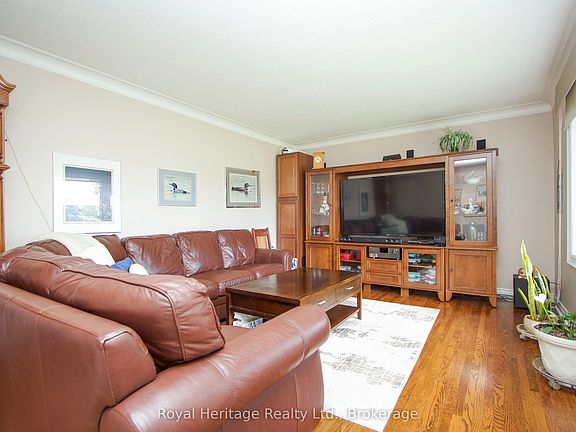 4th image of 1464 Thornton Rd N