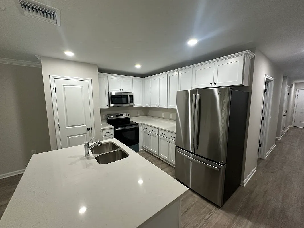 3 bed, 1509 sqft, $1,950 — Photo 2