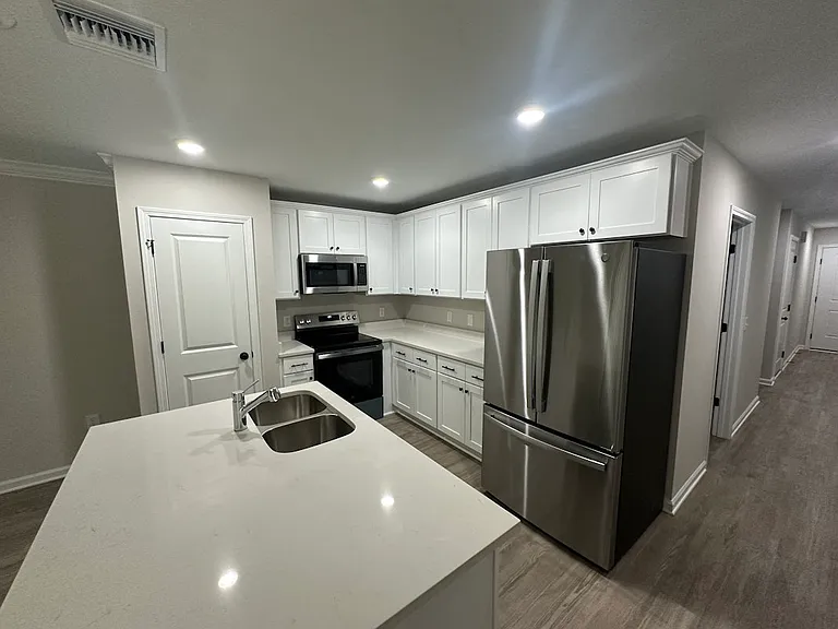2628 Kohn Rd — Photo 2