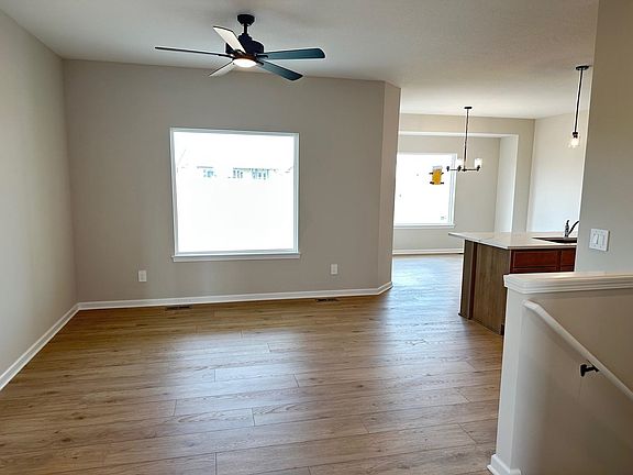 2nd image of 2809 N Rutland Ln