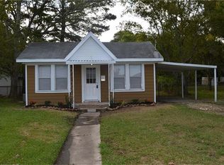 204 N 3rd St, Highlands, TX 77562