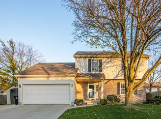 1223 Challis Dr, Bloomington, IL