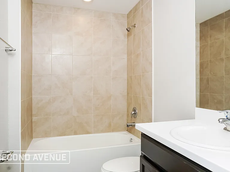 678 Rutland Cir — Photo 18