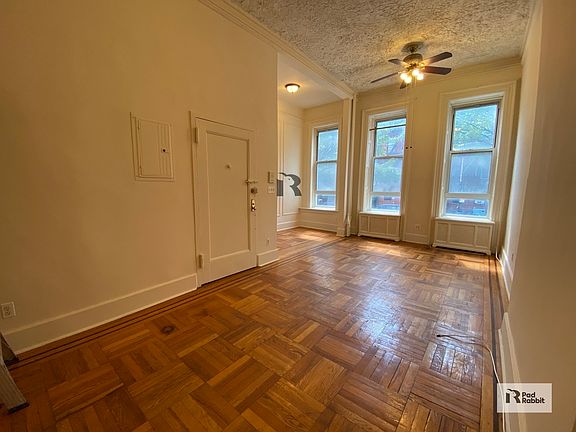 4th image of 319 E 116th St #2