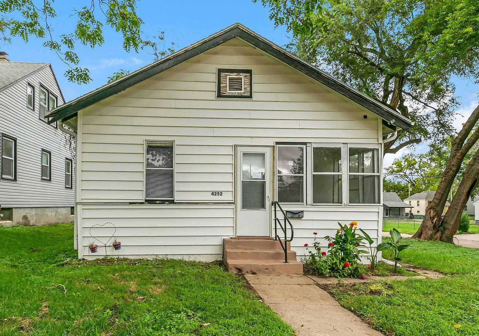 4252 Maple Street — Photo 1