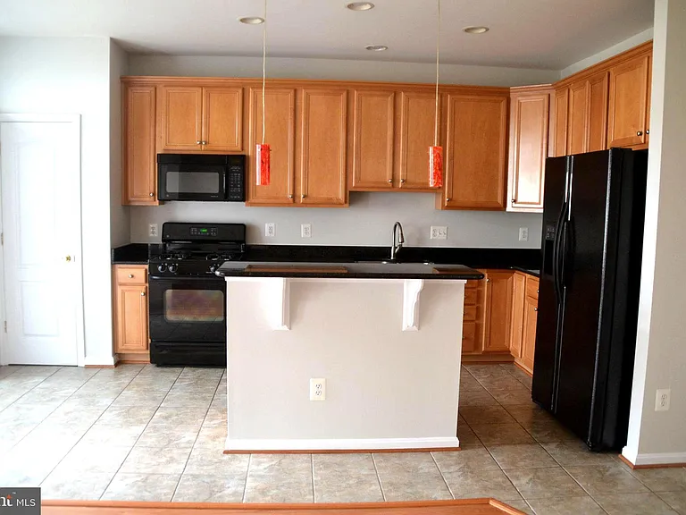 21958 Windy Oaks Sq — Photo 8