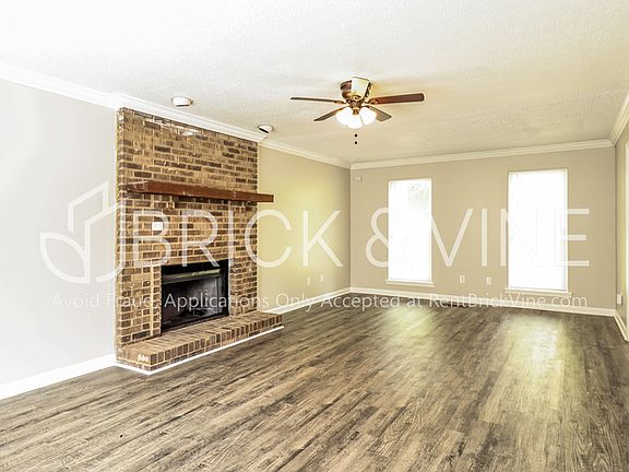 3rd image of 1067 Greenmor Dr