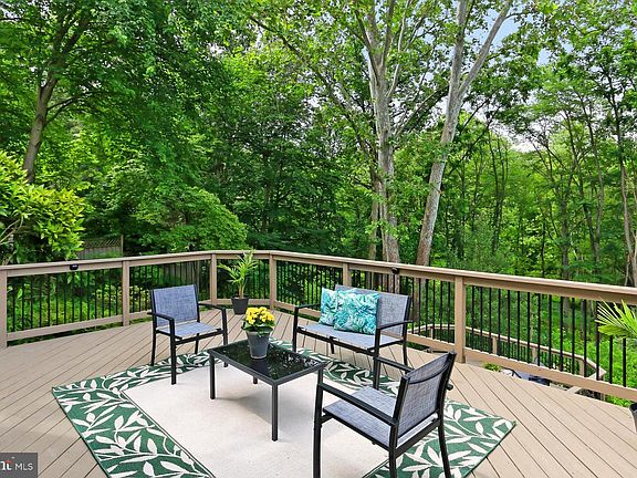 3rd image of 9830 Meadow Valley Dr