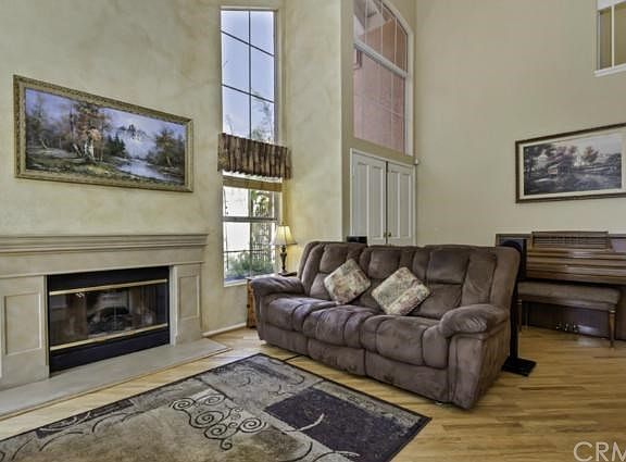 4th image of 85 Nightingale Dr