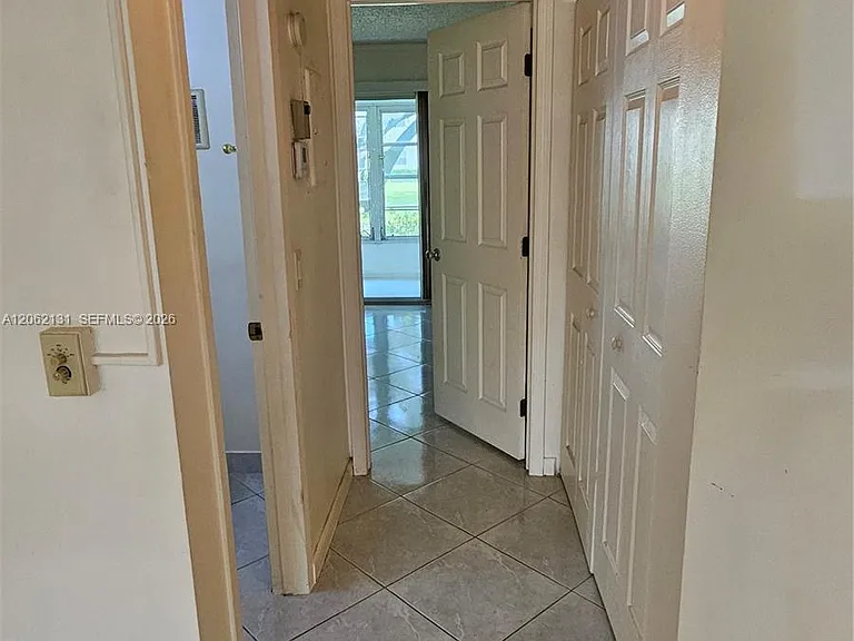 559 Mansfield N #559 — Photo 4