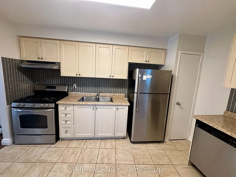 2720 Windjammer Rd — Photo 7