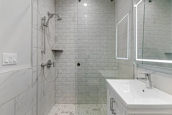 Rented by REAL New York | media 44