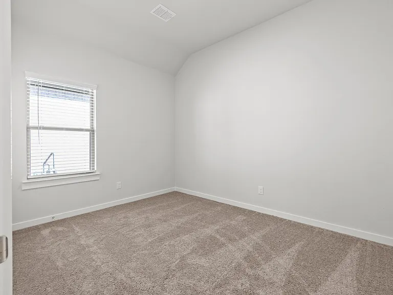 106 Travine Dr — Photo 12