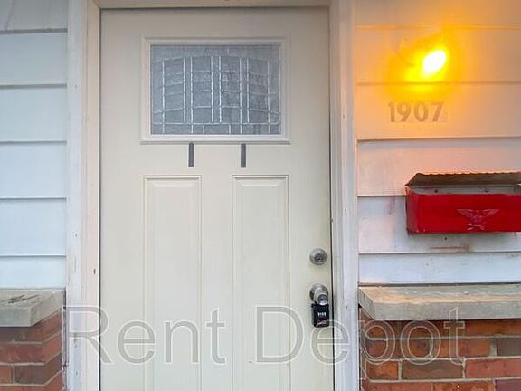 4th image of 1905 N Evans Ave #1907