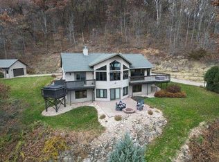 30784 Old Hickory Ln, La Crescent, MN 55947