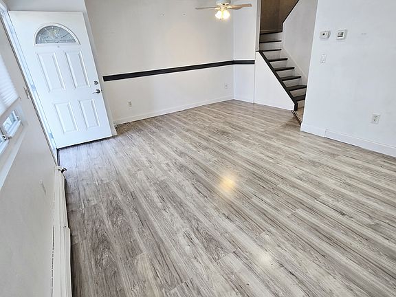 5th image of 181 Quintard St #1