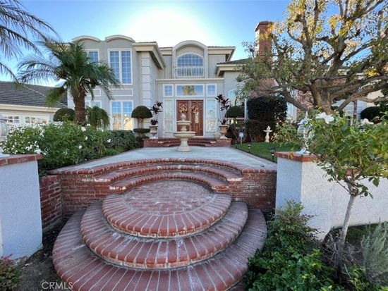 7460 E Hummingbird Cir, Anaheim, CA 92808