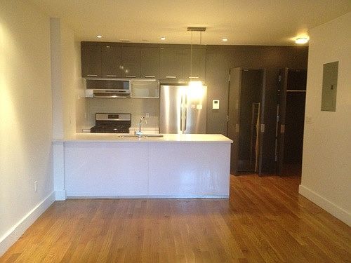 1st image of 385 Franklin Ave #303