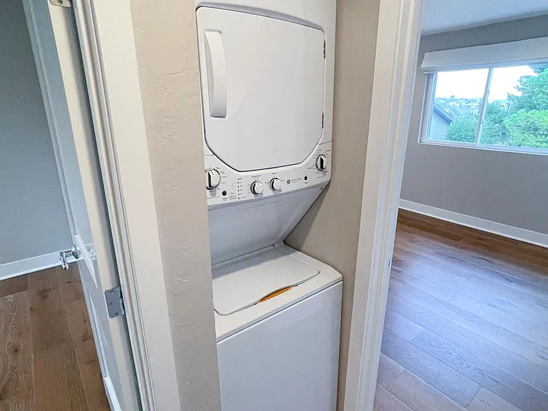 Brand New Washer/Dryer In Unit