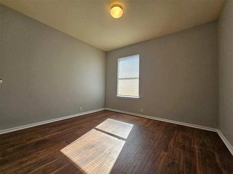 580 Hometown Pkwy — Photo 25
