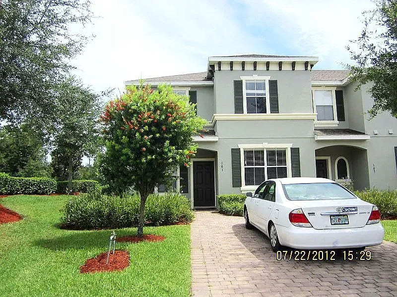 4 bed, 3.5 bath, 1774 sqft, $2,500 — Photo 1