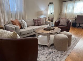 9137 Lawler Ave APT 2, Skokie, IL 60077