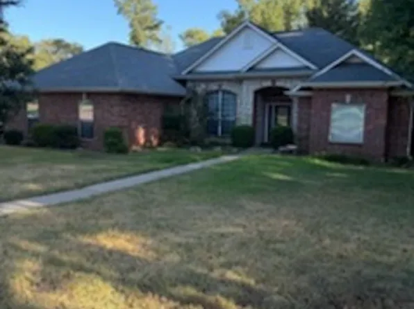 224 Stonebridge Ct, Gilmer, TX 75645