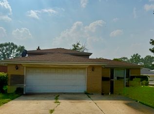 966 S Iowa Ave, Addison, IL 60101