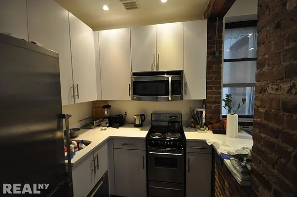 Rented by REAL New York | media 16