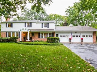 51 Landsdowne Ln, Rochester, NY 14618