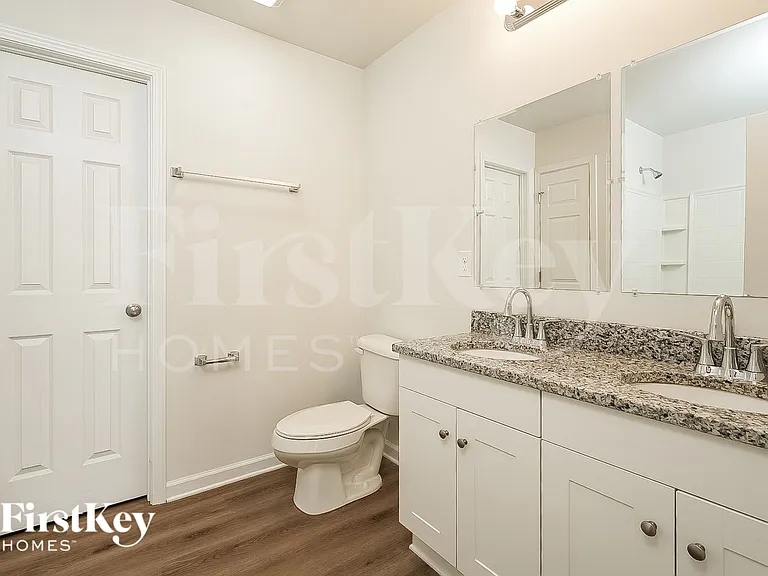 813 Pine Circle Dr — Photo 9