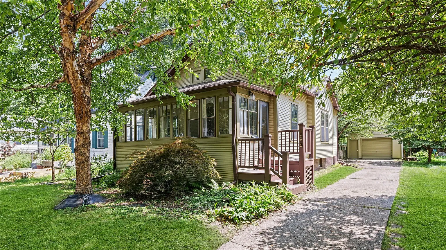1605 W Park Ave photo 1