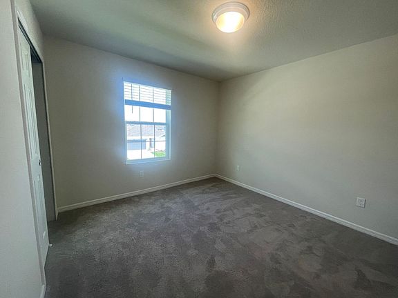 3rd image of 1652 Aspen Ave