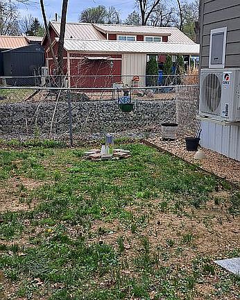 4th image of 1014 W Olive St #17