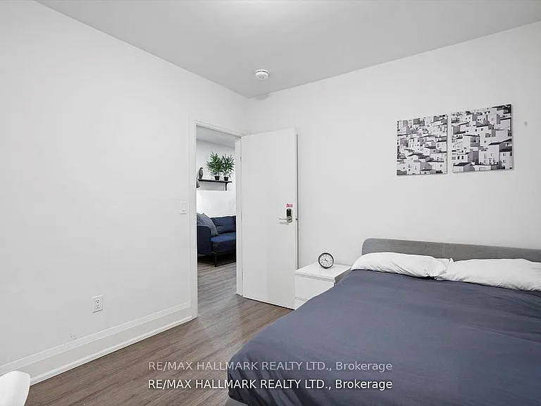 595 Saint Clair Ave W #12 — Photo 22